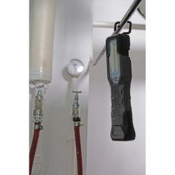 LAMPE TORCHE A LED RECHARGEABLE 200 A 1000 LUMENS HL1000A