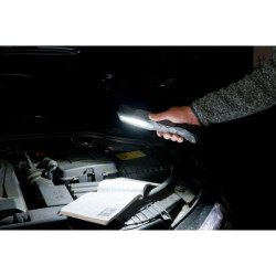 LAMPE TORCHE A LED RECHARGEABLE 200 A 1000 LUMENS HL1000A