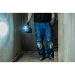 LAMPE TORCHE A LED MULTI BATTERIE HL3000 DE 1140 A 2165 LUMENS sans batterie ni chargeur