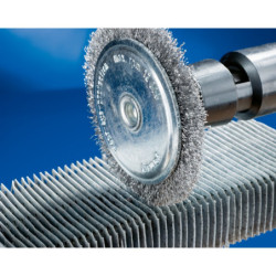Brosse métallique plate sur tige 6 mm fil acier RBU