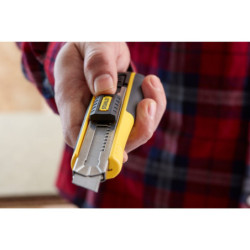CUTTER 18MM A CARTOUCHE FATMAX